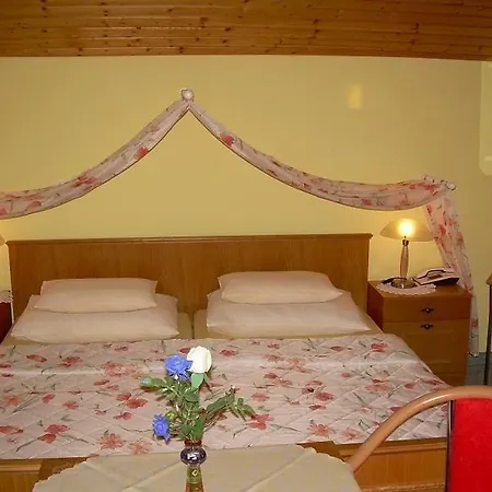 Gastehaus Kristall - Familie Gangl 4*